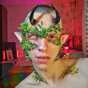 SELFIE FROM COSTUMED STREAM de ravi_olle  4 photos