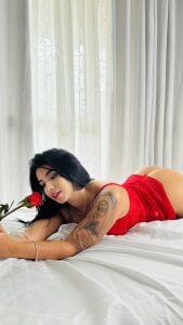 vane_lopez_ "Not everything that provokes... is revealed." 🔥🌹🌹🔥 Εικόνα 8