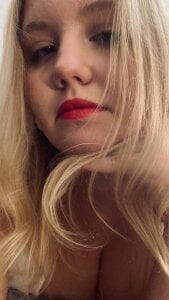 EmilyEvanse: 😊😊😊 ( 2 фото)