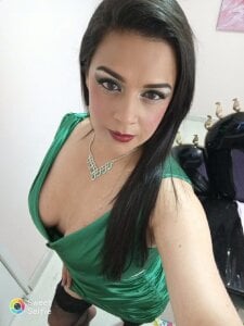 paulina_becerra Green dress Photo