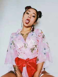 Liahdiaz_ 🐉🥢🧧 Pic 3