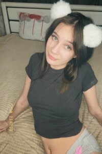 NeliaVandresar little bunny Pic