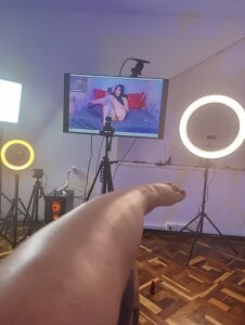 Zafira_ You like my legs, and they're sexy, right? 👉🏻👈🏻 Pic 3