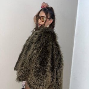 Evy_Lux_v Public Pic 4