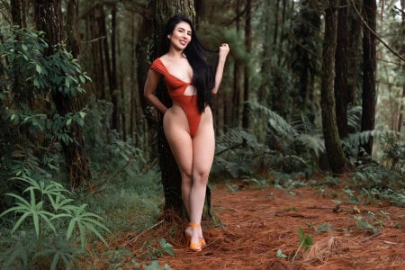 SunnyLeonz Otoño Immagine 