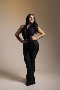 Maddysex_ Don't look too hard... you might fall in love with these curves. Pic 9