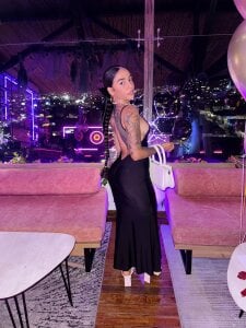 pretty_pettite 🎊🎉🎀 Pic 3