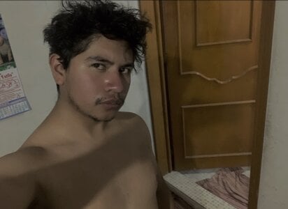 ContraryMomos Yo Pic 3