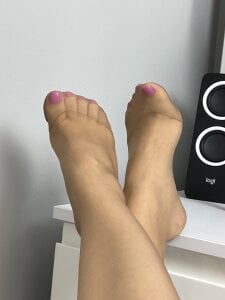 Ellysse_ Feet, legs, heels Photo
