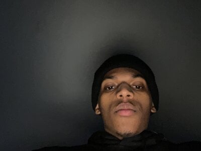 zeeeky_33deep Public Pic