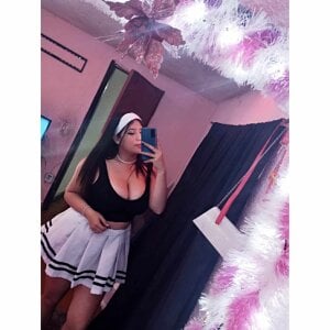 1emma_boobs Public Pic 5