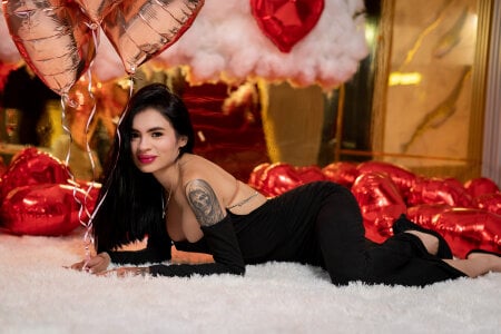 Michellespencer Happy Valentine's Day, my gift is you cumming thinking of me 😈💦 Pic 6