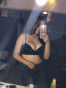 zaray_07 Public Pic 4