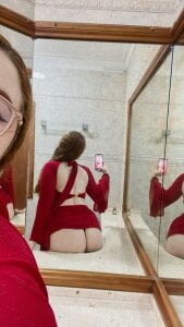 lizy_portman Little RED dress Pic 3