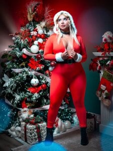 AliiceBrown_ Feliz Navidad 2025 🎅🏼✨ Pic 9