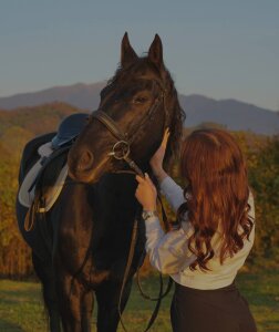 adrianawow1 Adriana on a horse Pic 2