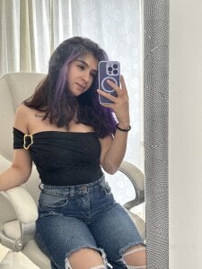 CutieGirlNextDoor Public slika 4