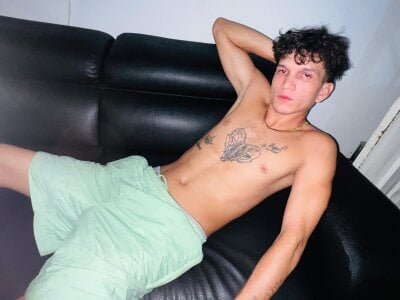 Gabriel_Twink Public Pic 2