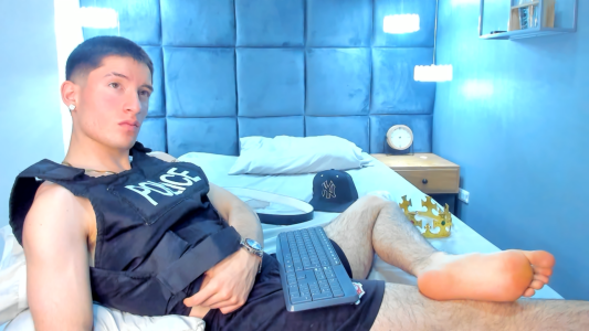 HunterHeat_ I am your police Pic 4