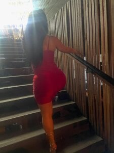 Samantha_Mont Public Pic 3