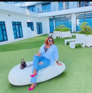 NaughtyChic28 SEXYLADY Pic 2