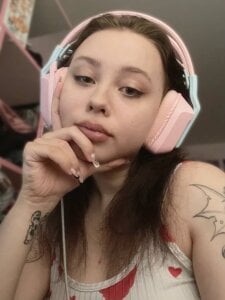 AlikaLevi's XXX Nude Photo 5