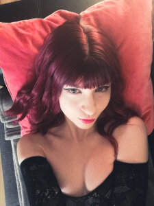 CrimsonDoll_xoxo Mina Cute Foto 6