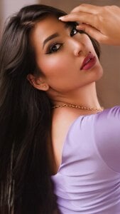 IsabellaJoness_ ❤️ Gambar