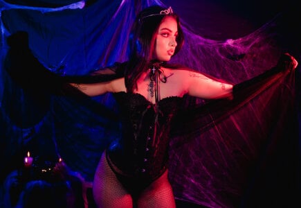 hannah_miltonn Night Breath Pic 3