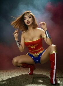 Catvalentine_: Cosplay Wonder Woman🦸🏻‍♀️💪🏼 ( 2 фото)
