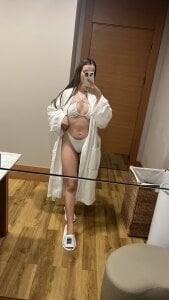 Strip-Lady Public Pic 8