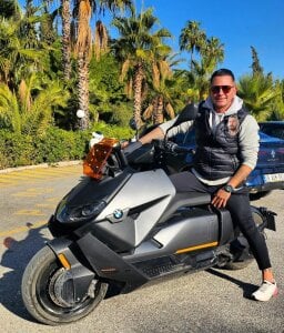 star4king public scooter bmw Pic