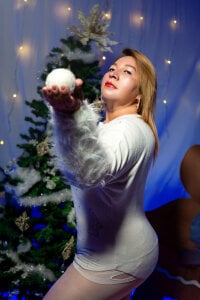 MaylinRosse_ “Snow Angel and Desire” Pic