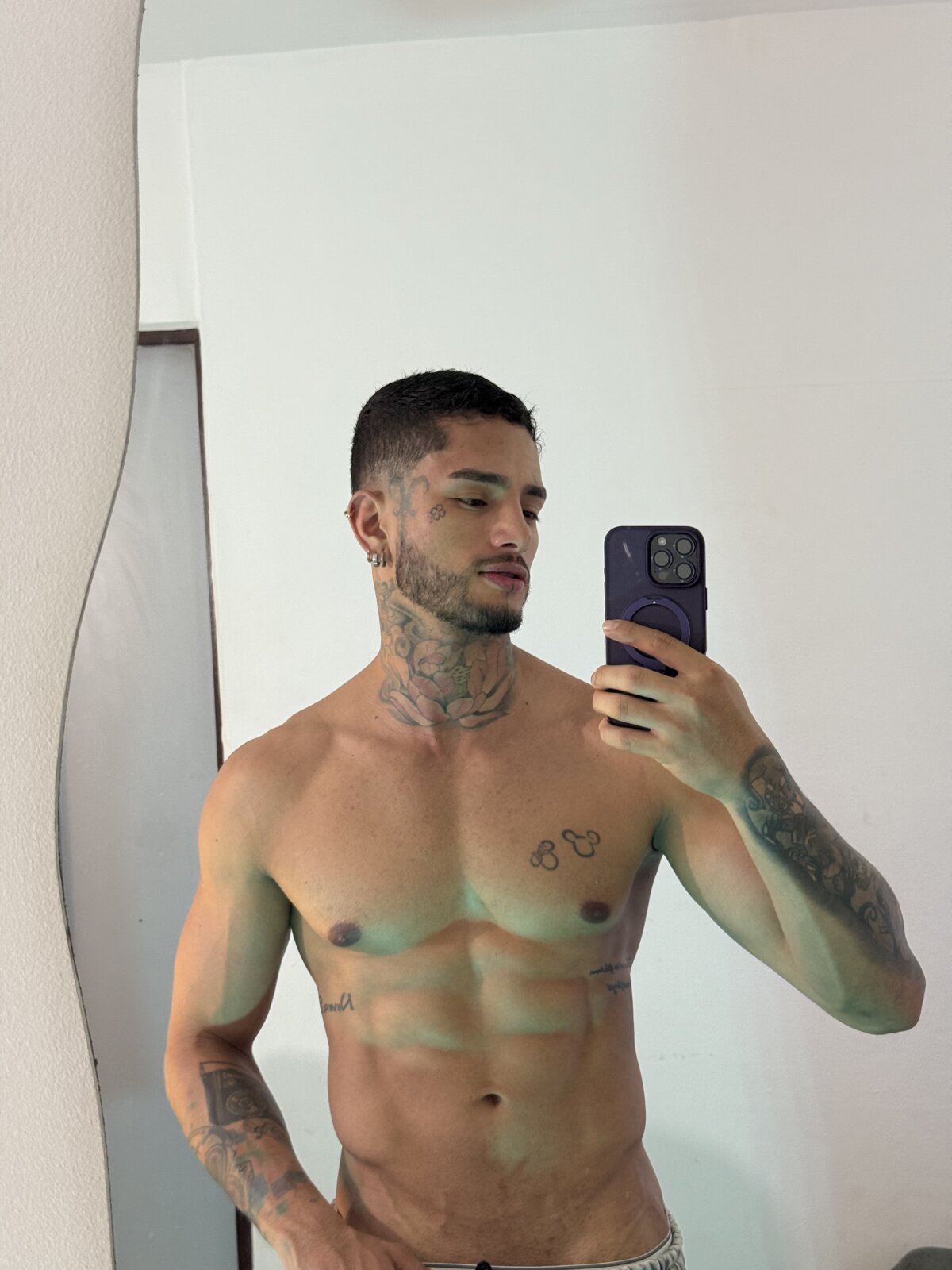 Трендове зображення  6027 Alanrodgers