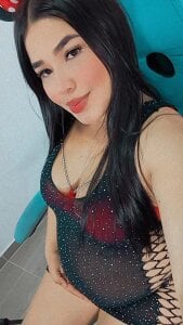 mia18_queen Public Pic 2