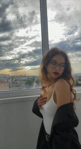 Vivian_NayytPublic Bild