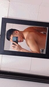 Gael_zambrano “Recién bañadito, piel húmeda y todavía con calor… ¿quién se atreve a acercarse?”😈🔥 Billede 2