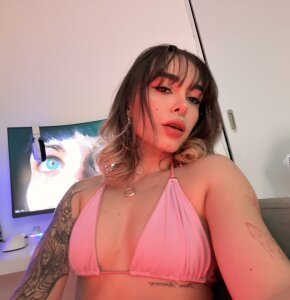 Just_Lu Public Pic 3