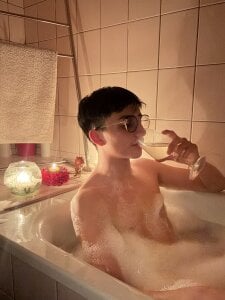 Sr_evann: new photos in the bathtub ( 4 фото)