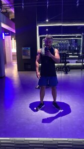 AaronVegaa Public 사진 4