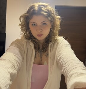 YoungAlinaPublic Bild 3