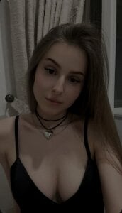 Lina_Away Public Pic 8