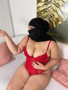 oksaana_arabic Each photo is a temptation... slide slowly and tell me which one turns you on the most 😈📸 Pic 3