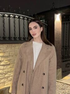 AmyReeves Public Pic 3