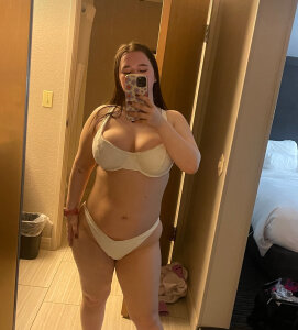 flirtyamelia1999 Public Pic 3