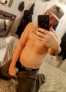 Handsome_HammerCock body Pic