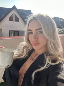 CuteLittleBlondy's photo