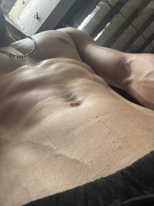 yisushotlarge Public Pic