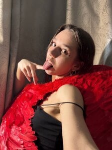 PetraHambelton She came down from heaven🪽 Pic 2