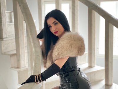 The Seduction You Can’t Afford to Resist. de VivianReeve  photos